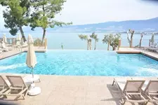 Long Beach Club Nature