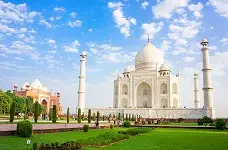 کلارکس شیراز یا رامادا پلازا (سائورا نام جدید هتل) آگرا