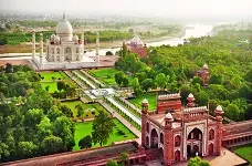 کورت یارد بای مریوت یا هالیدی این آگرا